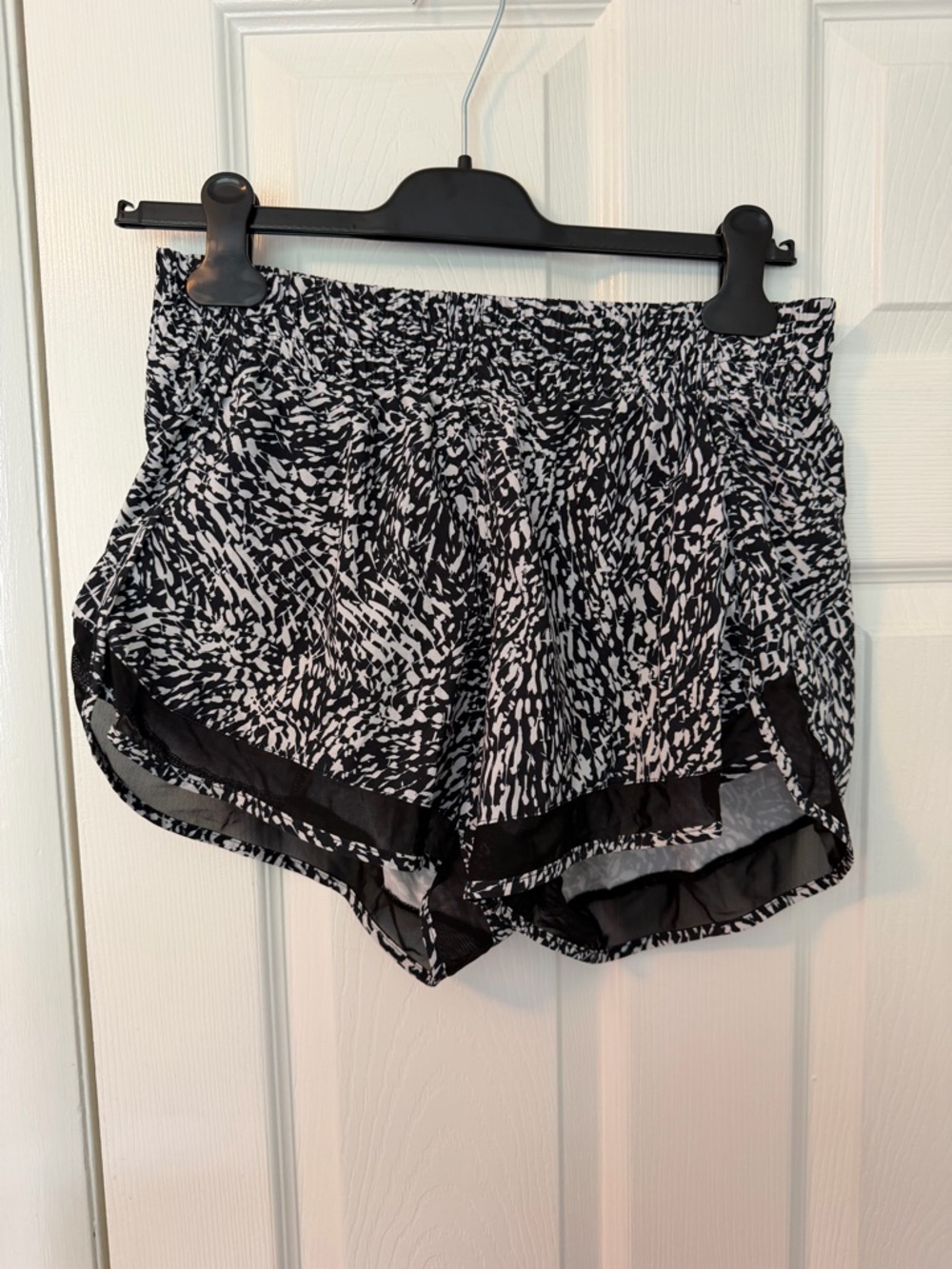 Athleta Black & White Burst Print Athletic Shorts